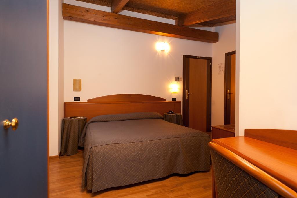 Casa Ferretti Di Ferretti Village Silvi Marina Quarto foto