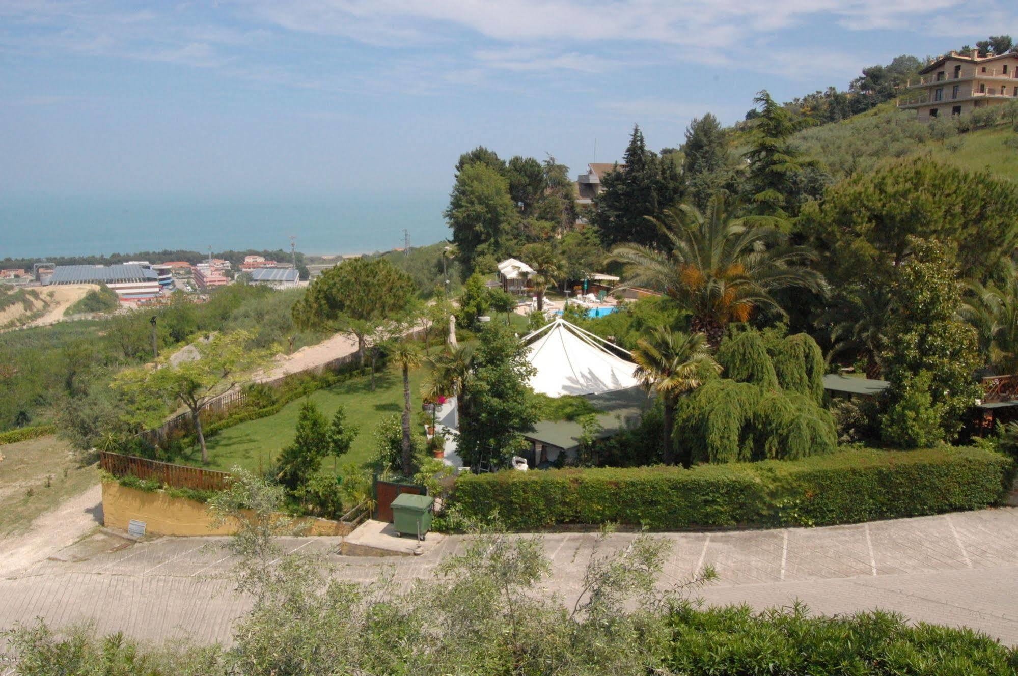 Casa Ferretti Di Ferretti Village Silvi Marina Exterior foto